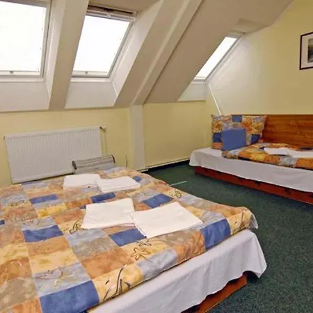 Aparthotel Monika Cheb
